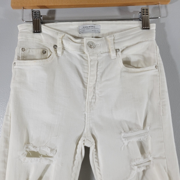 ZARA WOMAN white distressed mid rise skinny jeans casual summer essential - Picture 2 of 11
